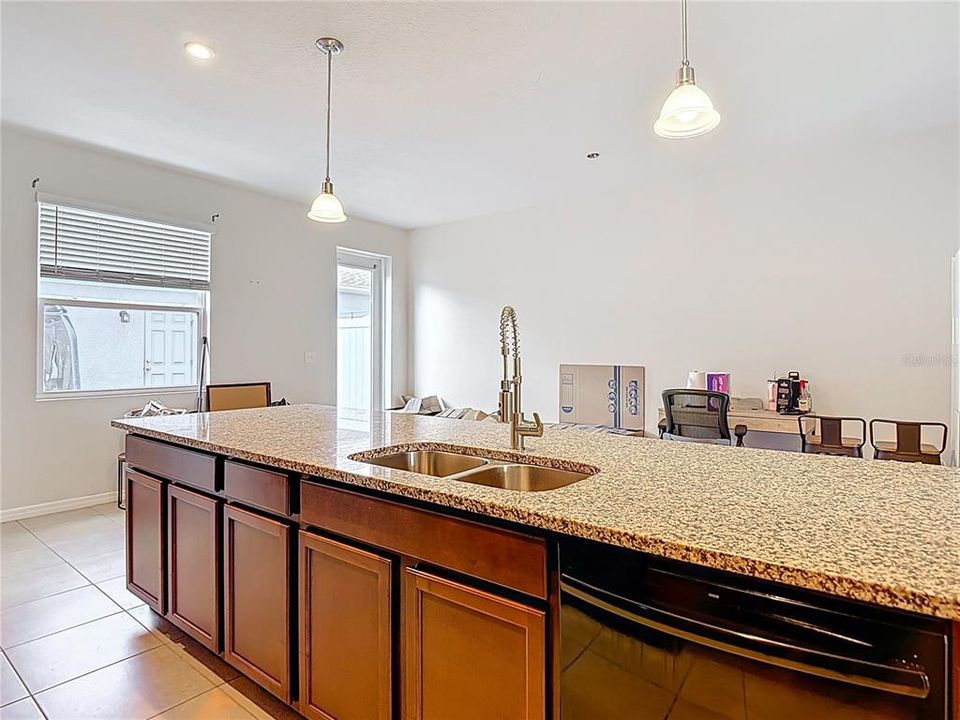 En Renta: $2,450 (3 camas, 2 baños, 1772 Pies cuadrados)