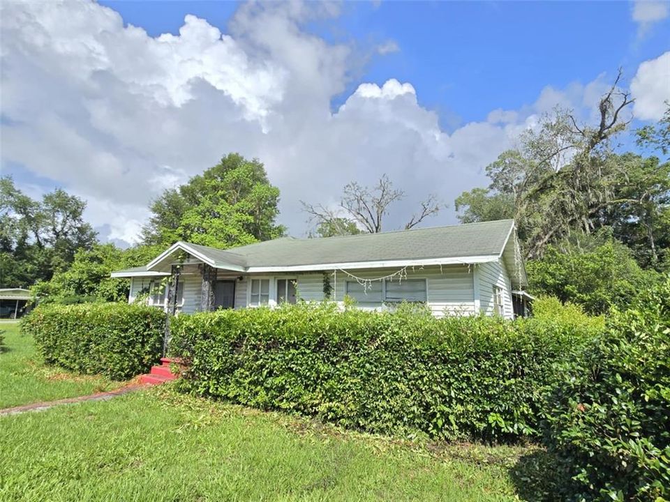 待售: $165,000 (3 贝兹, 1 浴室, 1464 平方英尺)