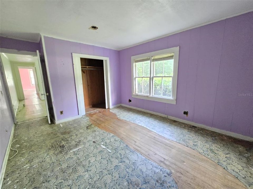 待售: $165,000 (3 贝兹, 1 浴室, 1464 平方英尺)