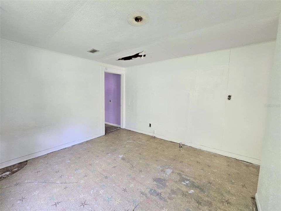 待售: $165,000 (3 贝兹, 1 浴室, 1464 平方英尺)