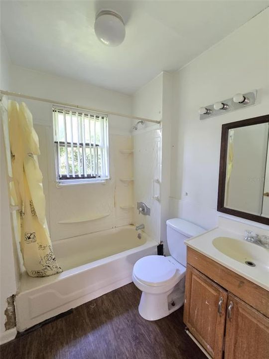 待售: $165,000 (3 贝兹, 1 浴室, 1464 平方英尺)