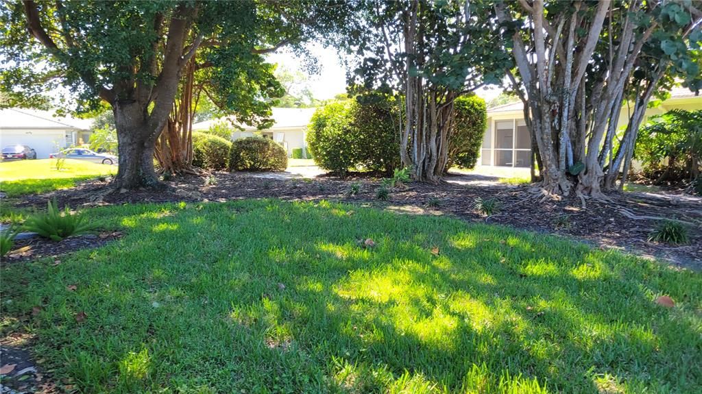 Active With Contract: $2,000 (2 beds, 2 baths, 1351 Square Feet)