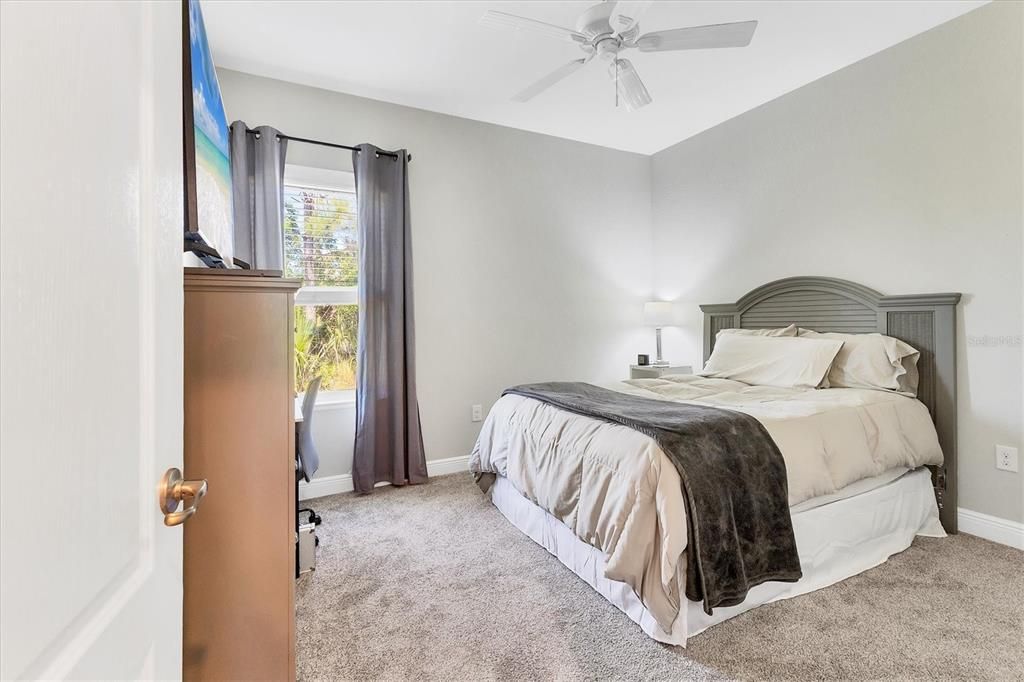 Active With Contract: $384,750 (4 beds, 3 baths, 2470 Square Feet)