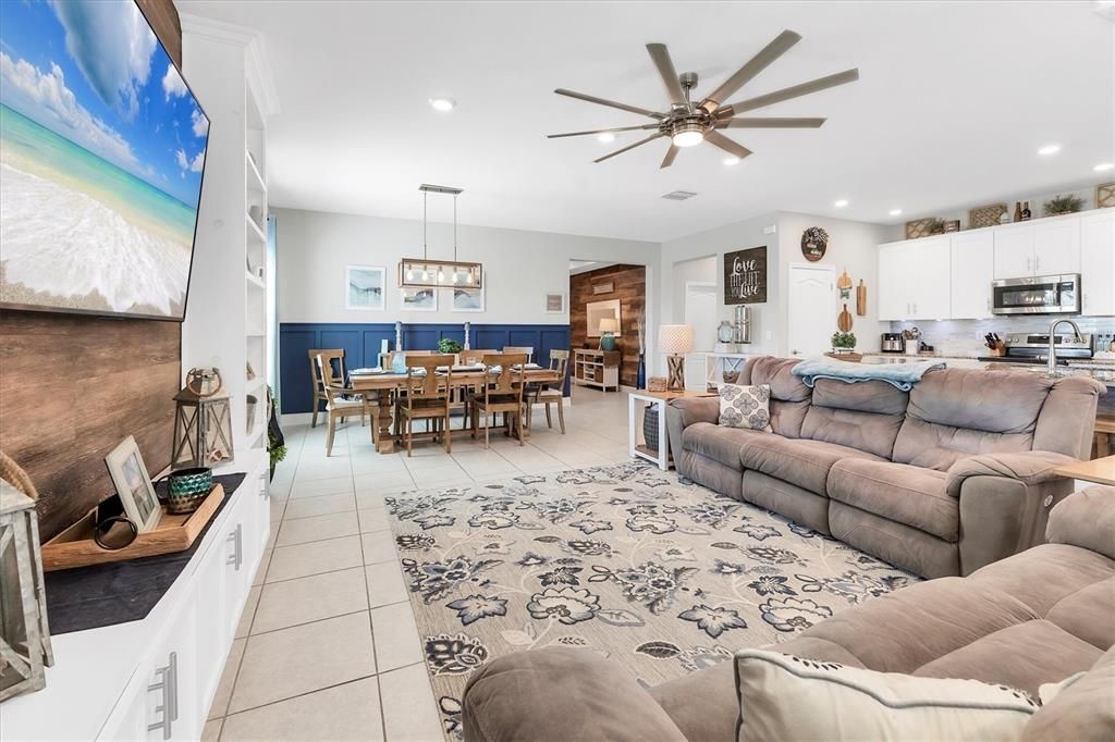 Active With Contract: $384,750 (4 beds, 3 baths, 2470 Square Feet)