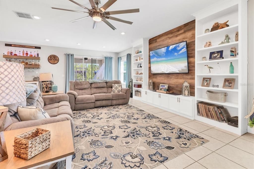 Active With Contract: $384,750 (4 beds, 3 baths, 2470 Square Feet)