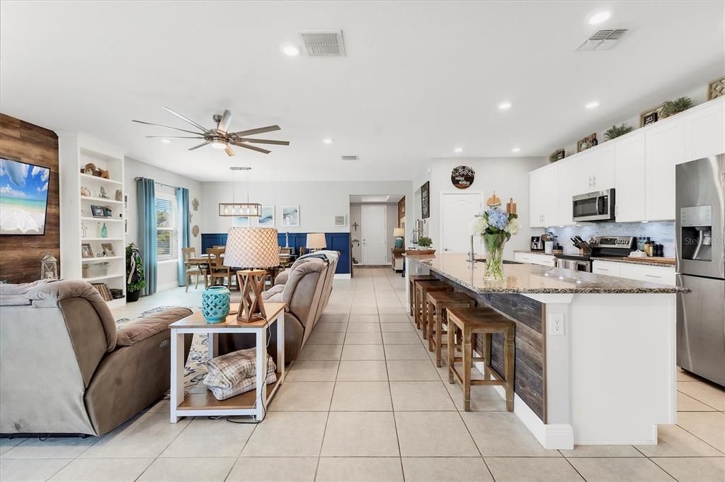 Active With Contract: $384,750 (4 beds, 3 baths, 2470 Square Feet)