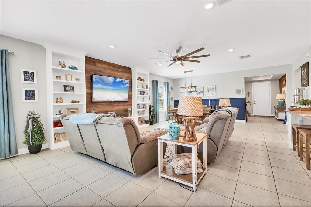 Active With Contract: $384,750 (4 beds, 3 baths, 2470 Square Feet)