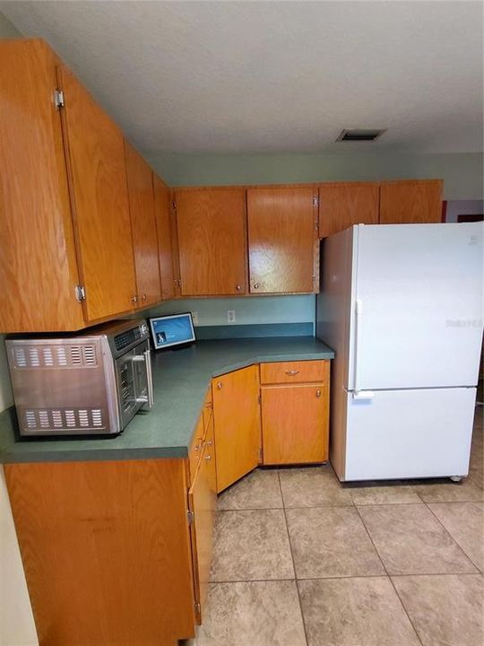 For Sale: $575,000 (3 beds, 2 baths, 1577 Square Feet)