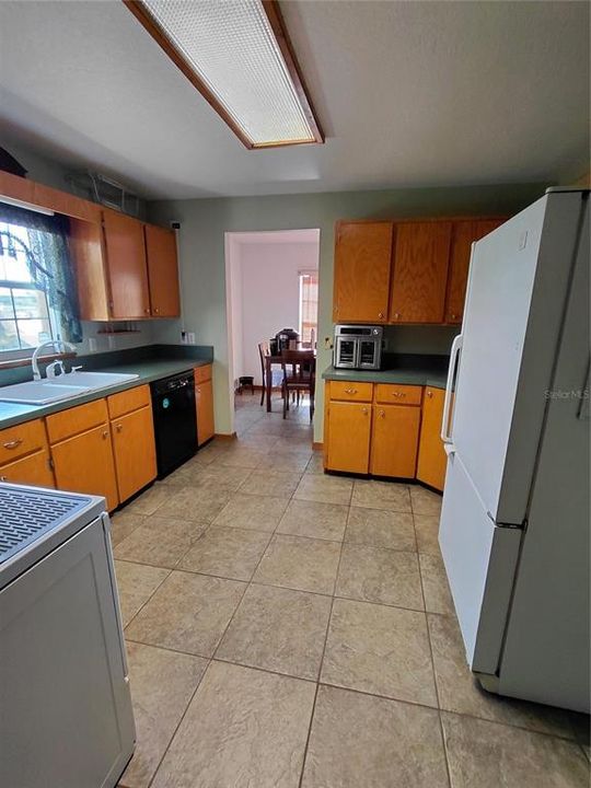 For Sale: $575,000 (3 beds, 2 baths, 1577 Square Feet)