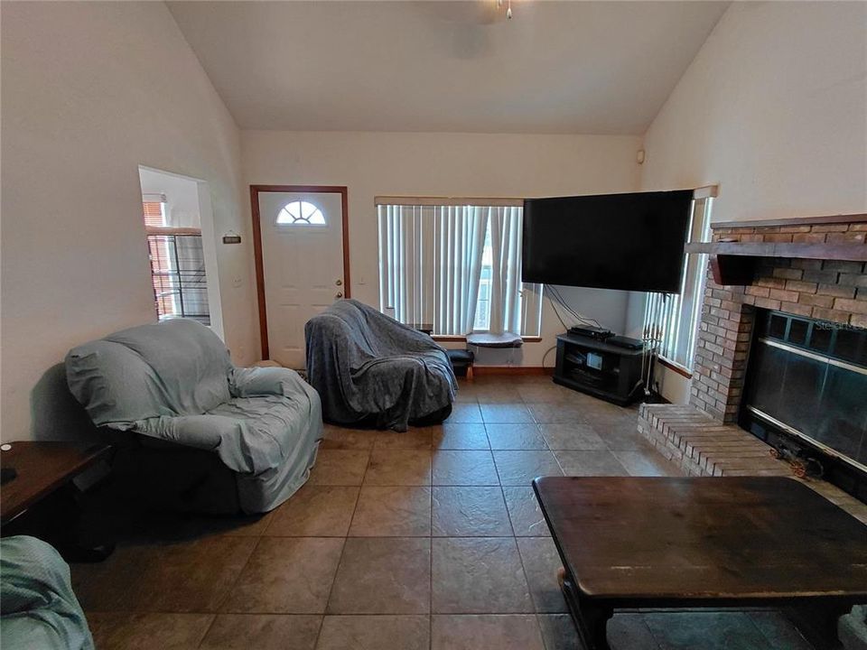 For Sale: $575,000 (3 beds, 2 baths, 1577 Square Feet)