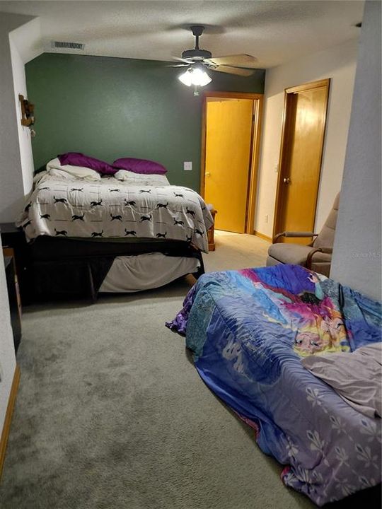 For Sale: $575,000 (3 beds, 2 baths, 1577 Square Feet)