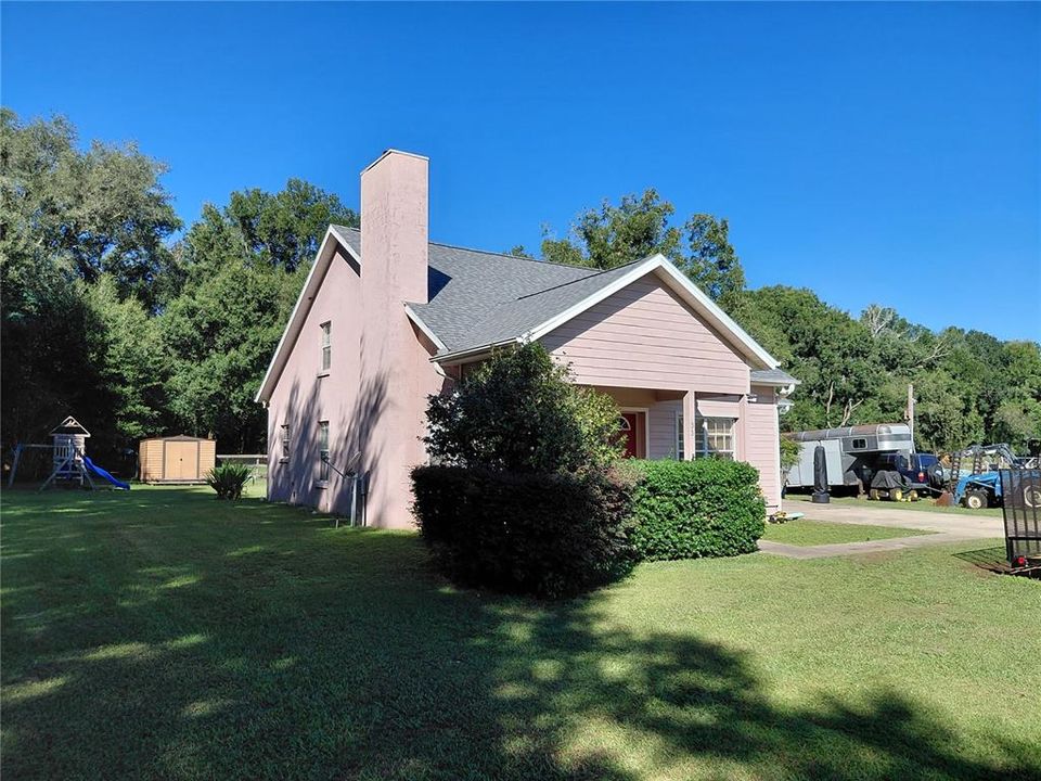 For Sale: $575,000 (3 beds, 2 baths, 1577 Square Feet)