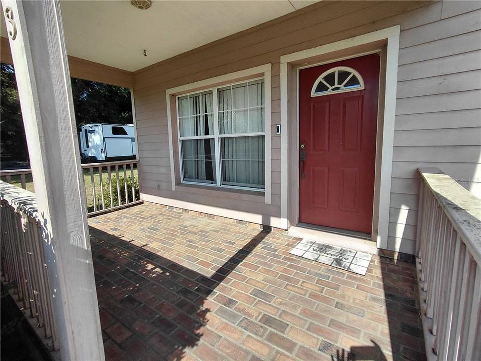 For Sale: $575,000 (3 beds, 2 baths, 1577 Square Feet)