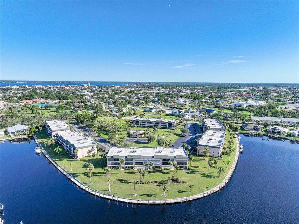 В аренду: $4,500 (2 спален, 2 ванн, 1398 Квадратных фут)