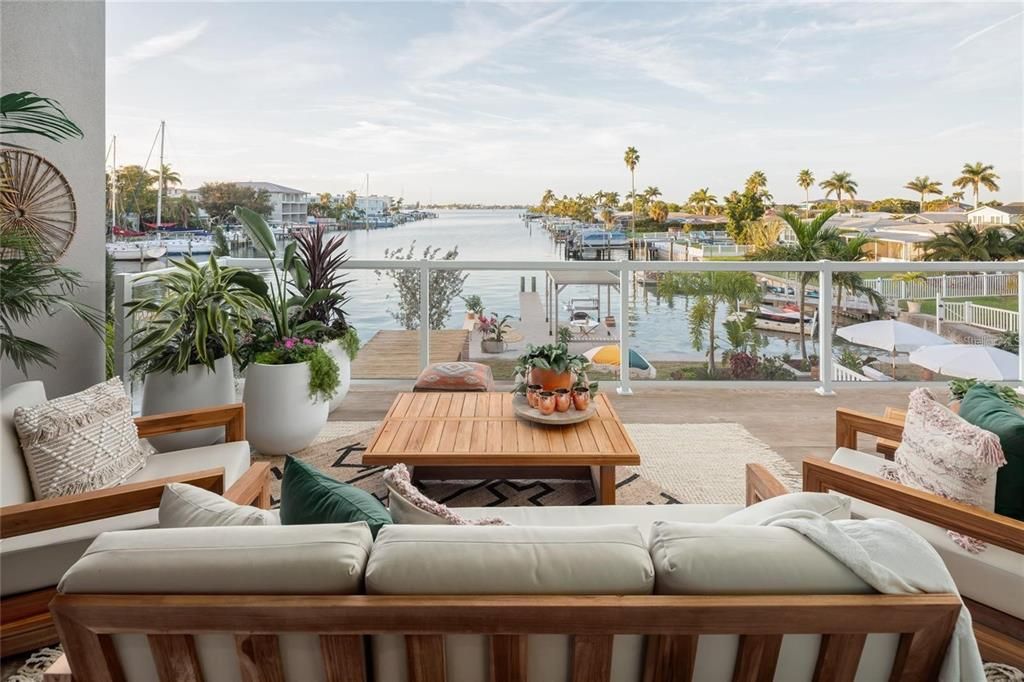 En Venta: $2,590,000 (4 camas, 5 baños, 3638 Pies cuadrados)