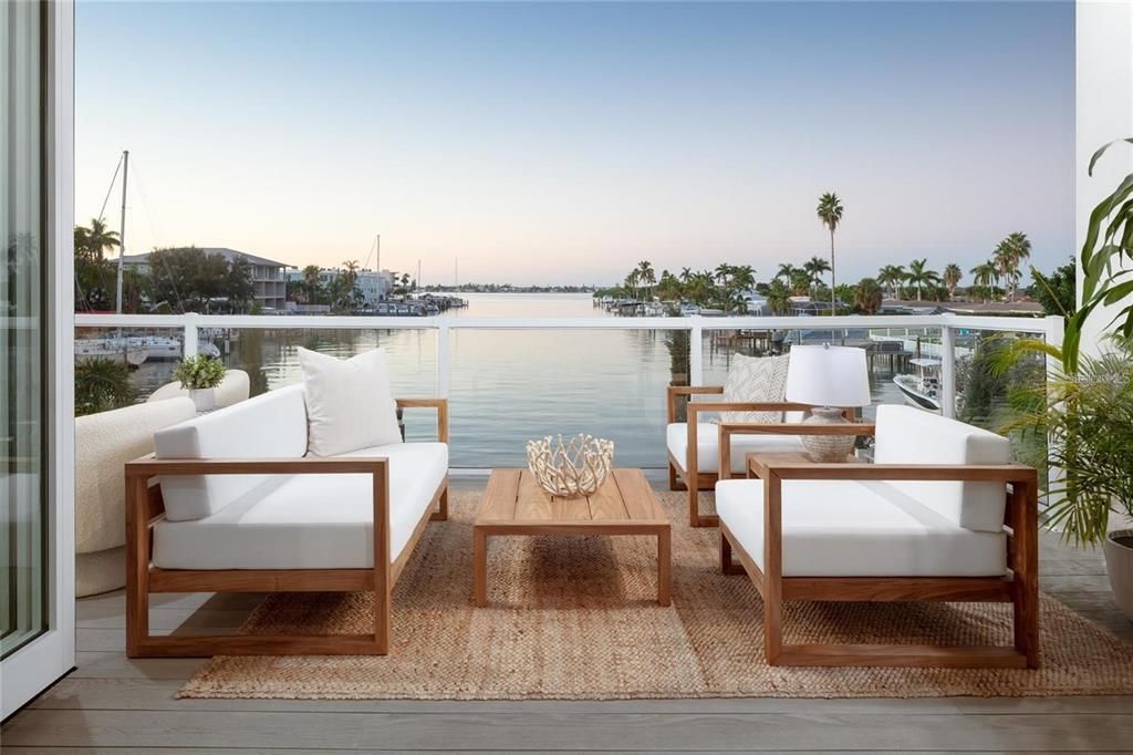 En Venta: $2,590,000 (4 camas, 5 baños, 3638 Pies cuadrados)