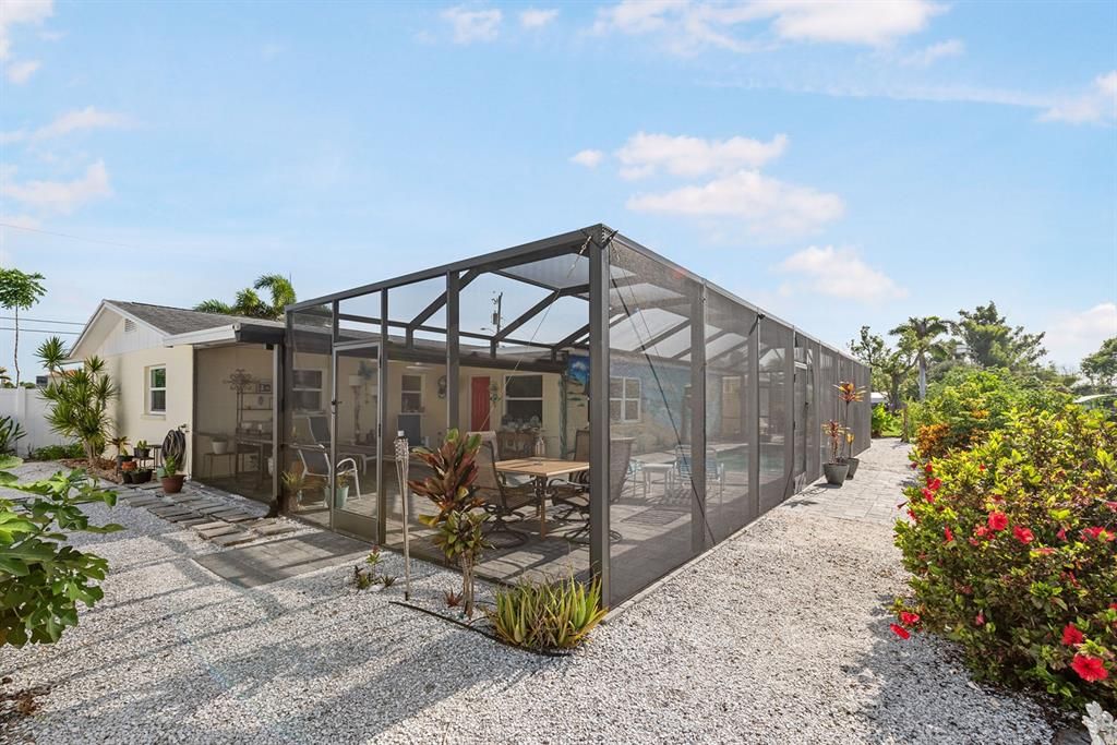 Active With Contract: $488,000 (3 beds, 2 baths, 1422 Square Feet)