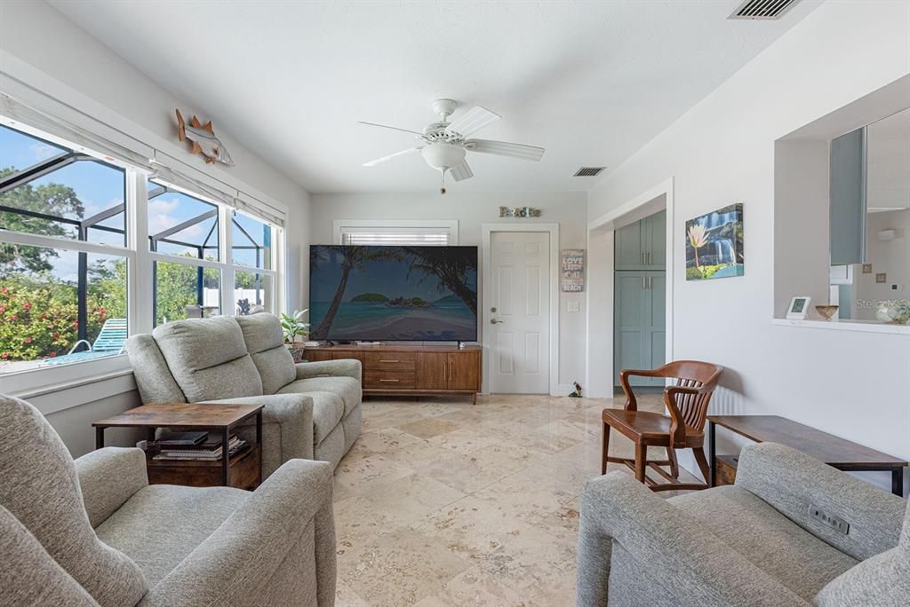 Active With Contract: $488,000 (3 beds, 2 baths, 1422 Square Feet)