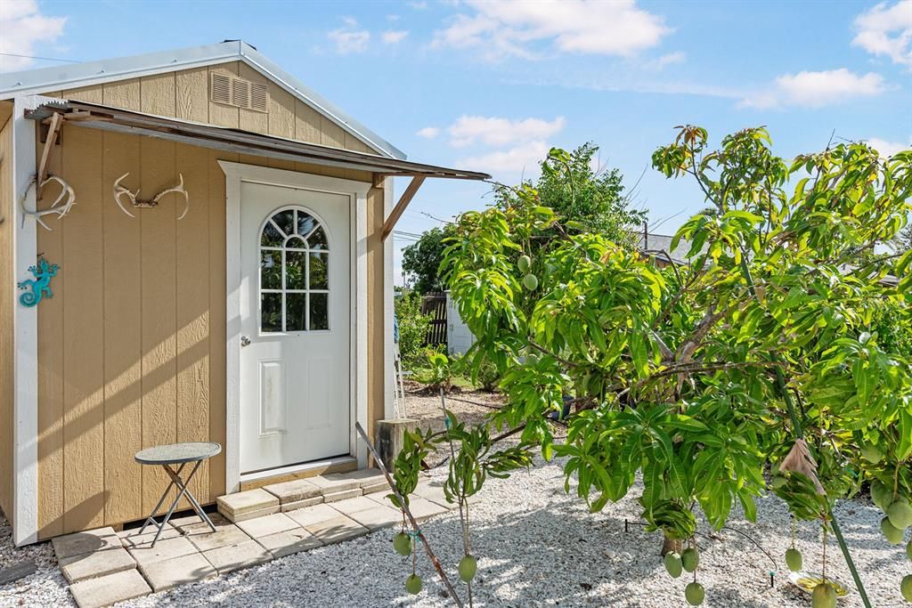 Active With Contract: $488,000 (3 beds, 2 baths, 1422 Square Feet)