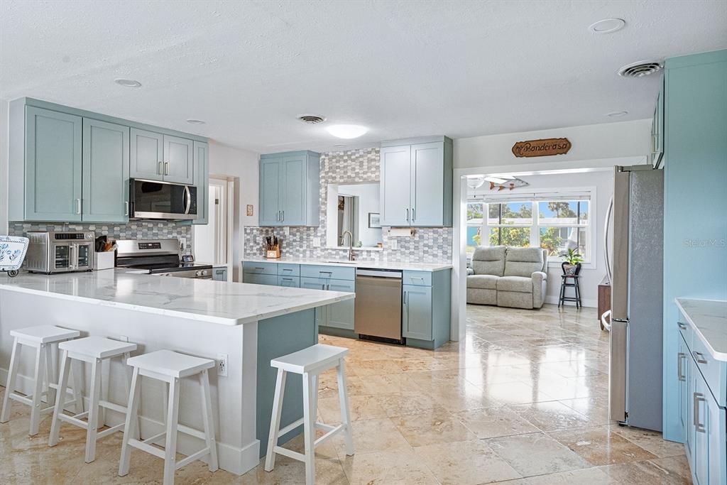 Active With Contract: $488,000 (3 beds, 2 baths, 1422 Square Feet)