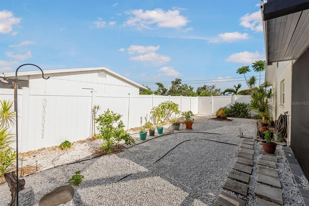 Active With Contract: $488,000 (3 beds, 2 baths, 1422 Square Feet)