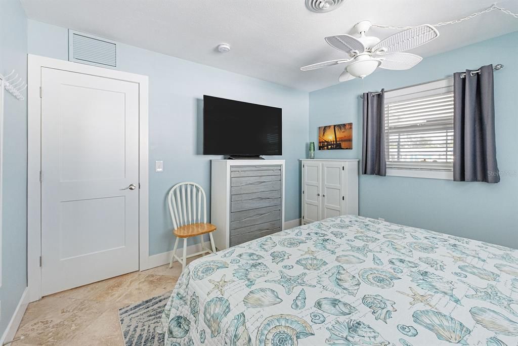 Active With Contract: $488,000 (3 beds, 2 baths, 1422 Square Feet)