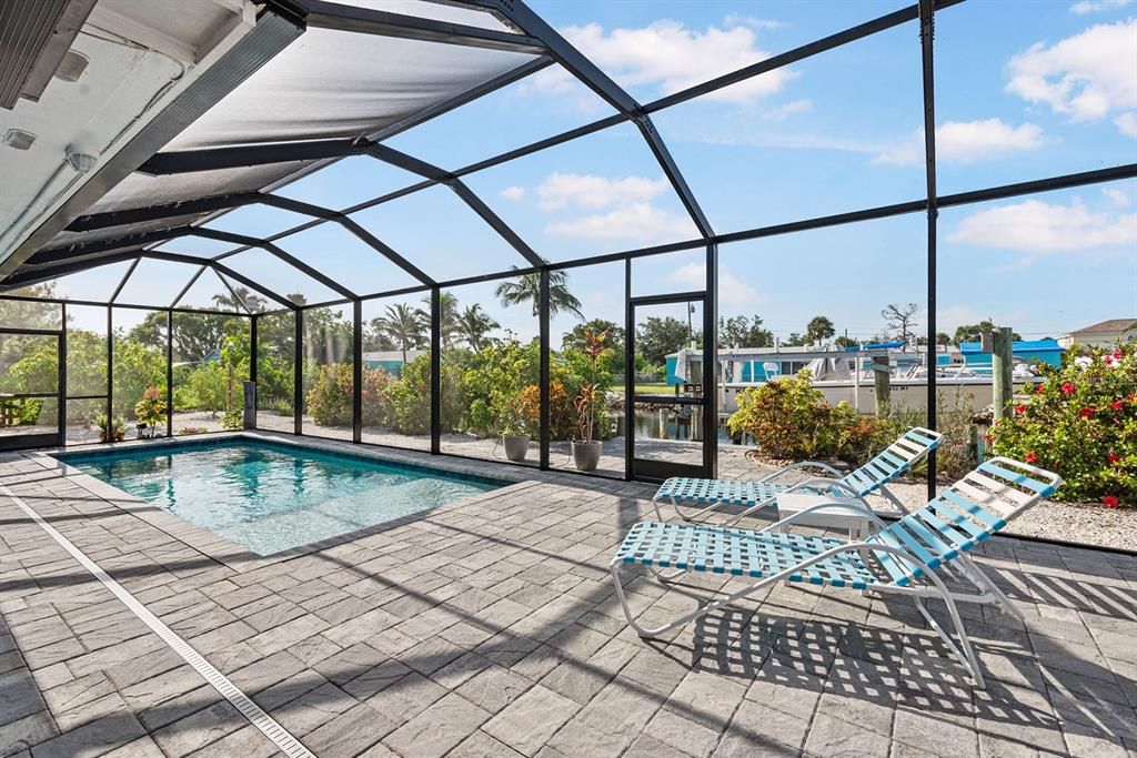 Active With Contract: $488,000 (3 beds, 2 baths, 1422 Square Feet)