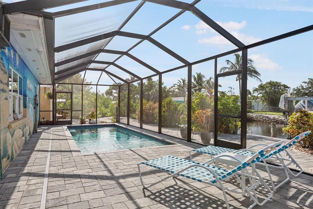 Active With Contract: $488,000 (3 beds, 2 baths, 1422 Square Feet)