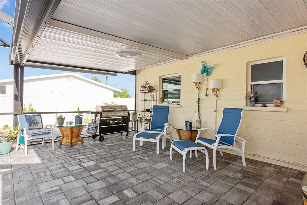 Active With Contract: $488,000 (3 beds, 2 baths, 1422 Square Feet)