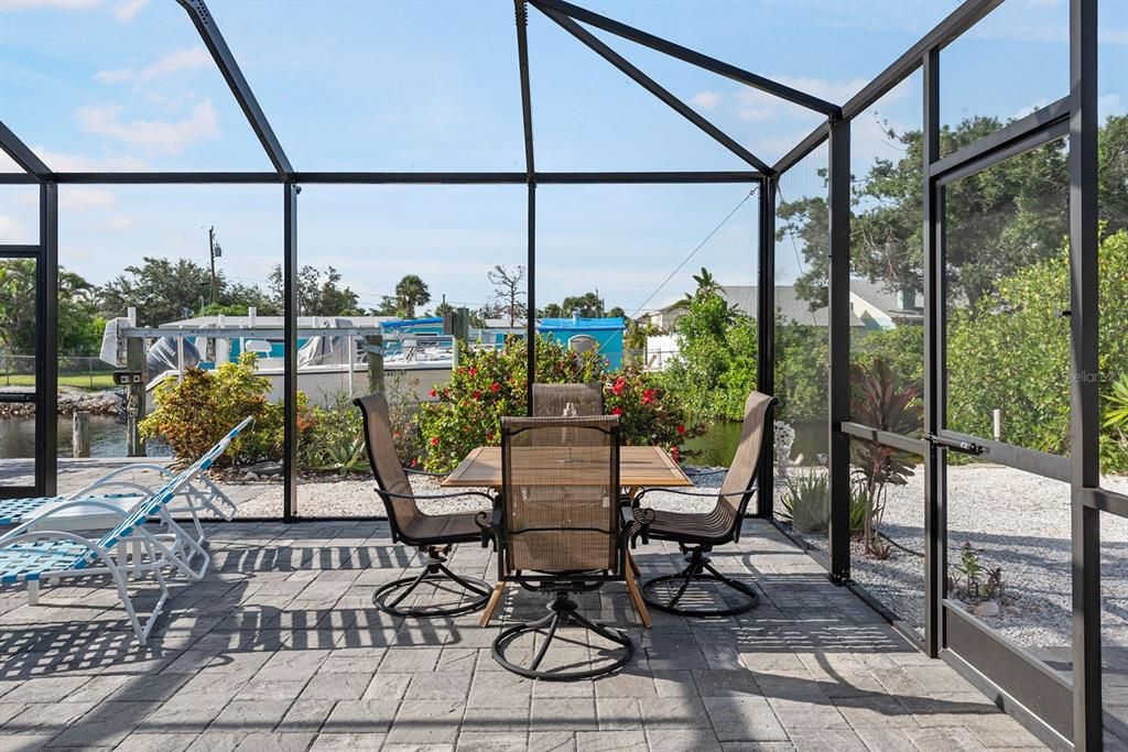 Active With Contract: $488,000 (3 beds, 2 baths, 1422 Square Feet)