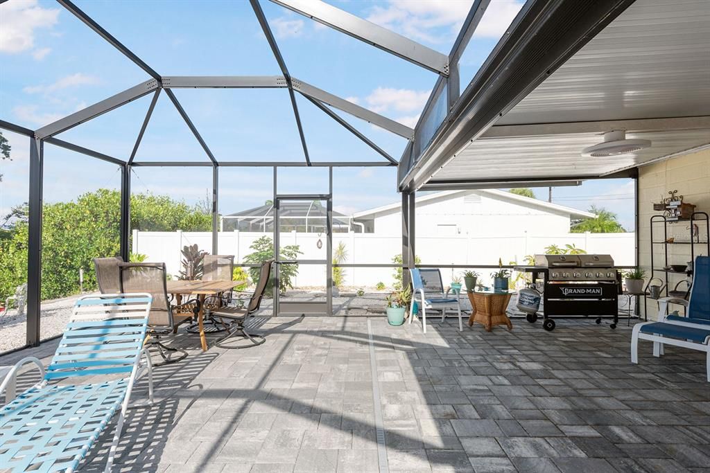 Active With Contract: $488,000 (3 beds, 2 baths, 1422 Square Feet)