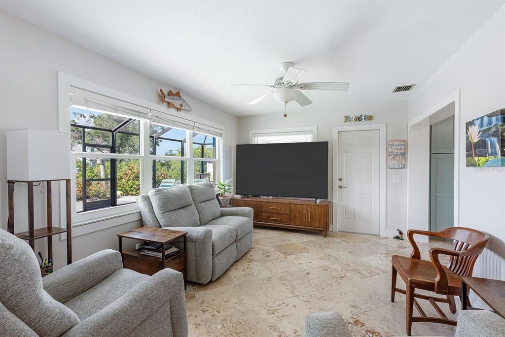 Active With Contract: $488,000 (3 beds, 2 baths, 1422 Square Feet)