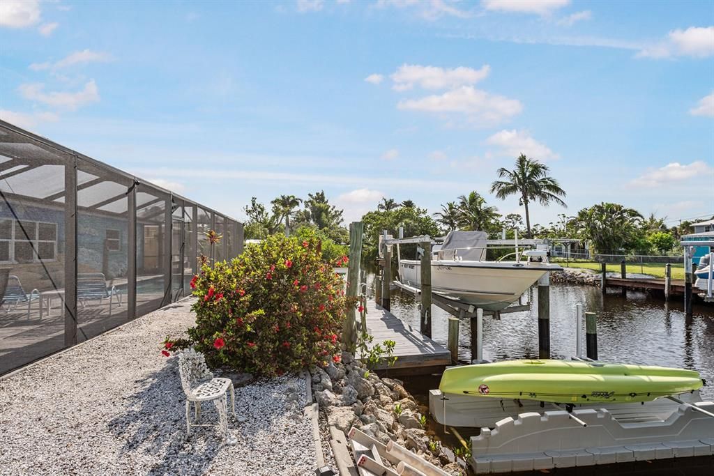 Active With Contract: $488,000 (3 beds, 2 baths, 1422 Square Feet)