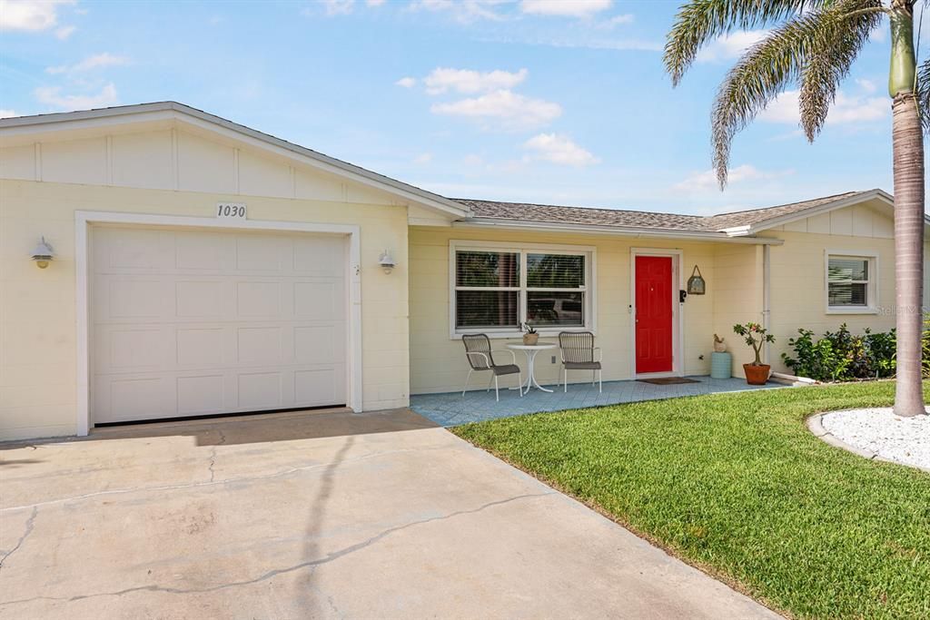 Active With Contract: $488,000 (3 beds, 2 baths, 1422 Square Feet)