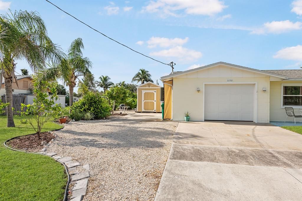 Active With Contract: $488,000 (3 beds, 2 baths, 1422 Square Feet)