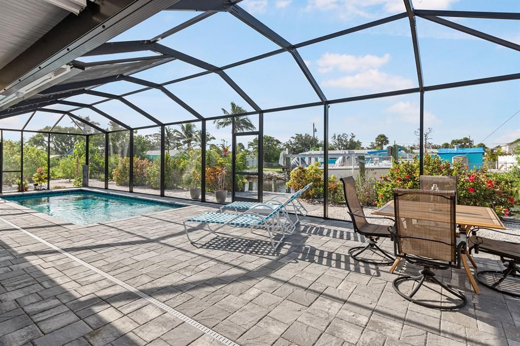 Active With Contract: $488,000 (3 beds, 2 baths, 1422 Square Feet)