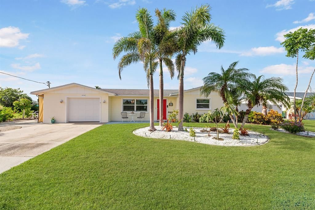 Active With Contract: $488,000 (3 beds, 2 baths, 1422 Square Feet)