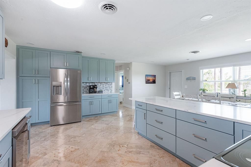 Active With Contract: $488,000 (3 beds, 2 baths, 1422 Square Feet)