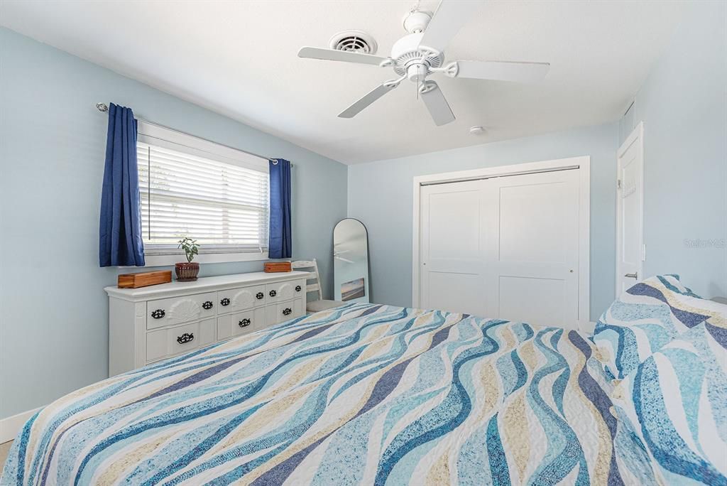 Active With Contract: $488,000 (3 beds, 2 baths, 1422 Square Feet)