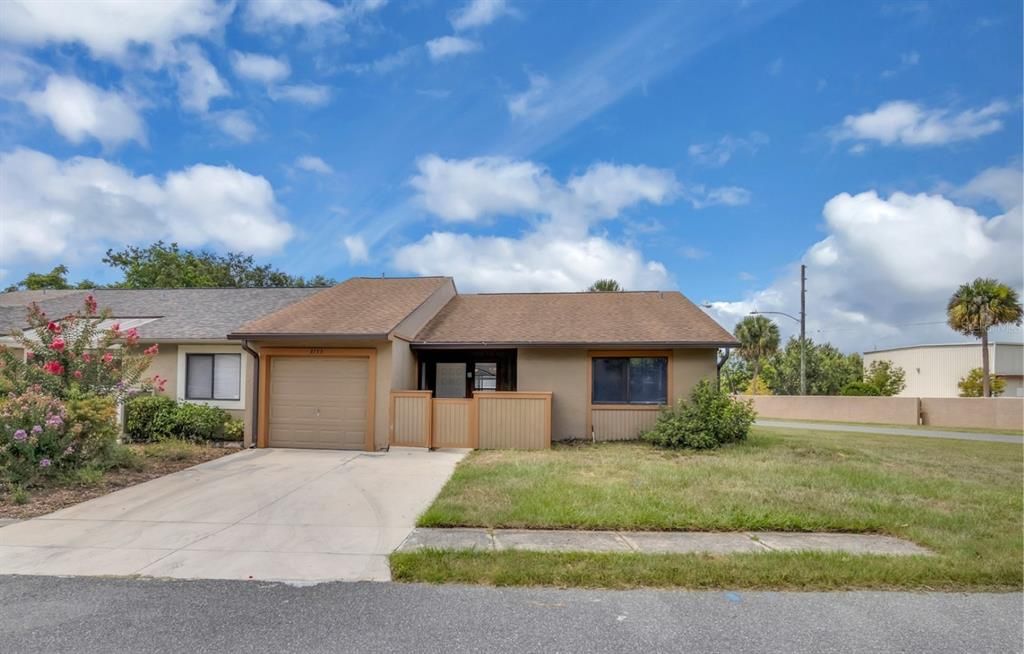 Super cute and Affordable 2/2 in Winter Park