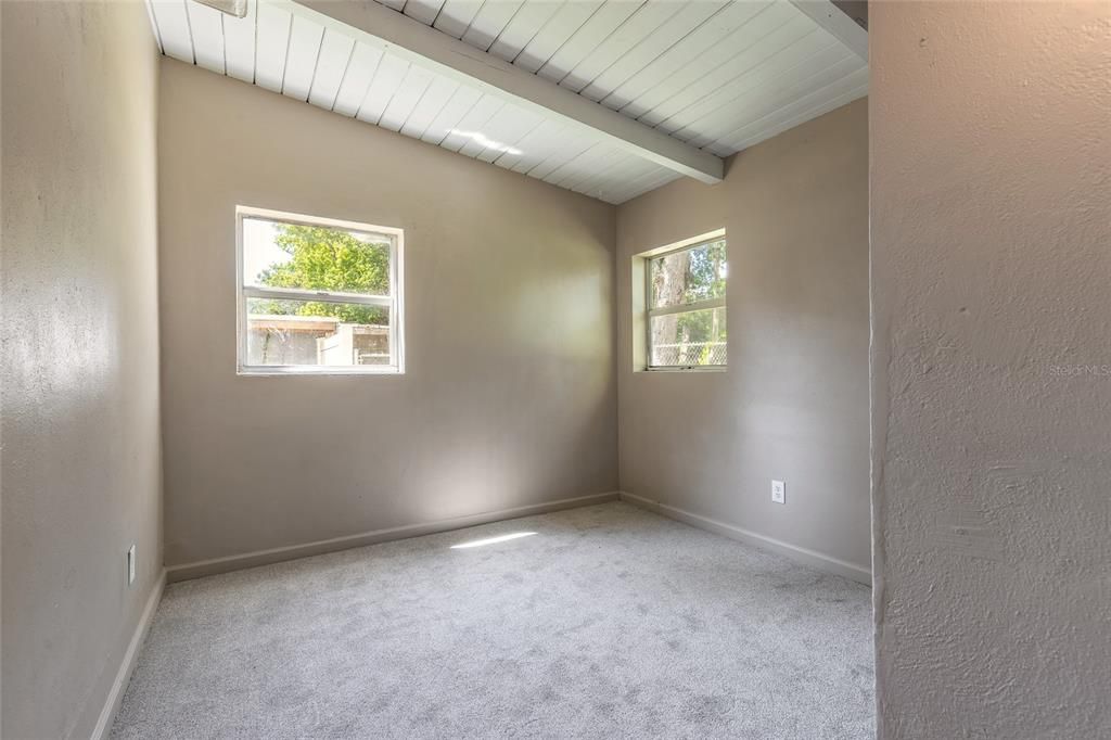 Activo con contrato: $164,900 (2 camas, 1 baños, 1134 Pies cuadrados)