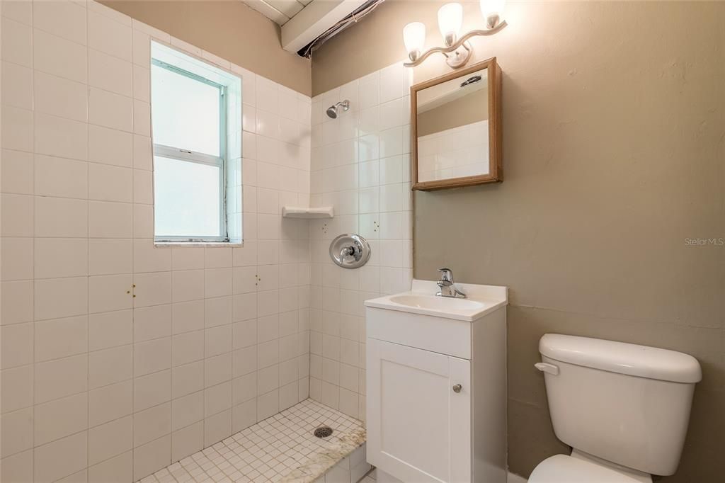 Activo con contrato: $164,900 (2 camas, 1 baños, 1134 Pies cuadrados)