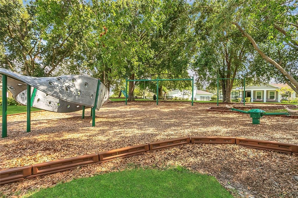 For Sale: $500,000 (3 beds, 2 baths, 1822 Square Feet)