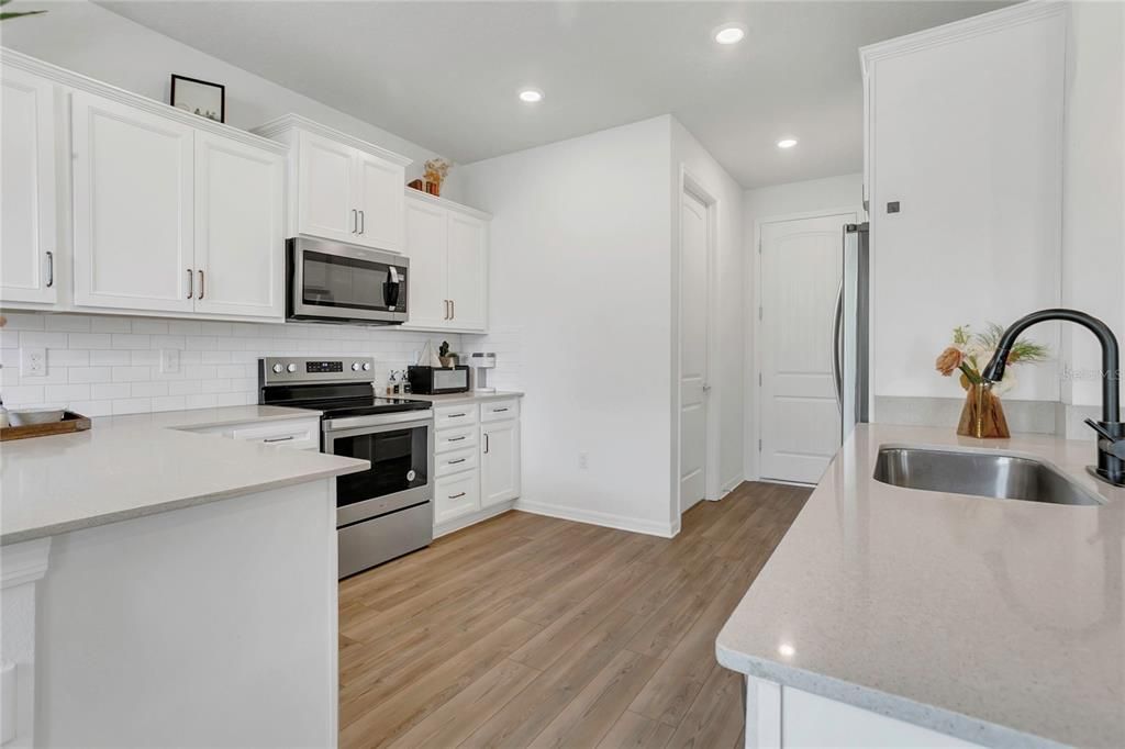 For Sale: $500,000 (3 beds, 2 baths, 1822 Square Feet)