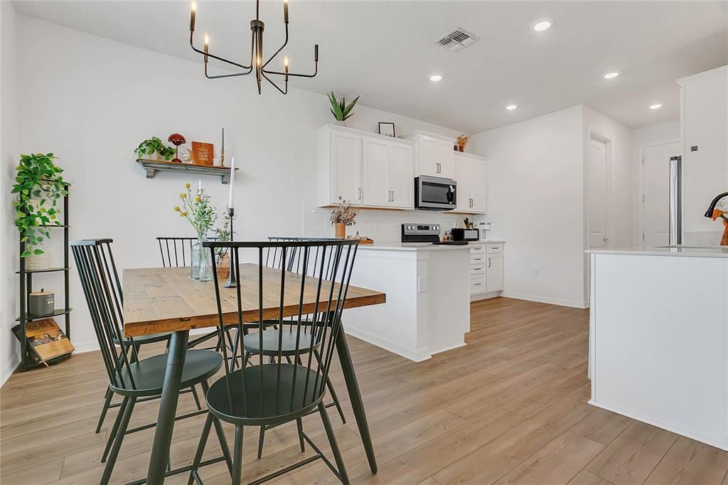 For Sale: $500,000 (3 beds, 2 baths, 1822 Square Feet)