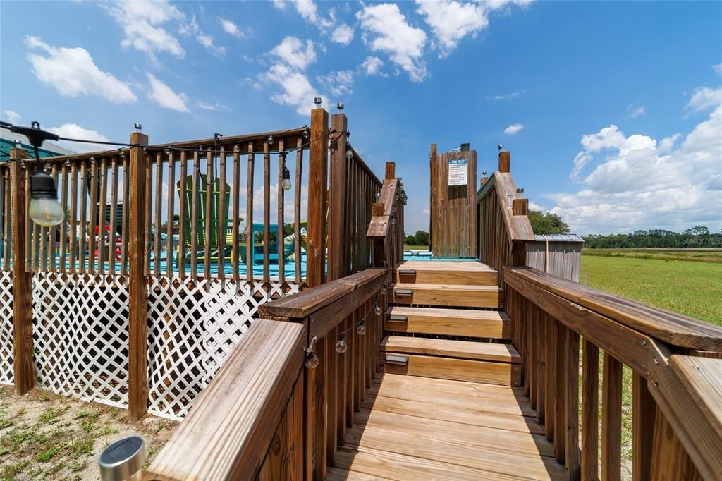 En Venta: $645,000 (4 camas, 3 baños, 2432 Pies cuadrados)