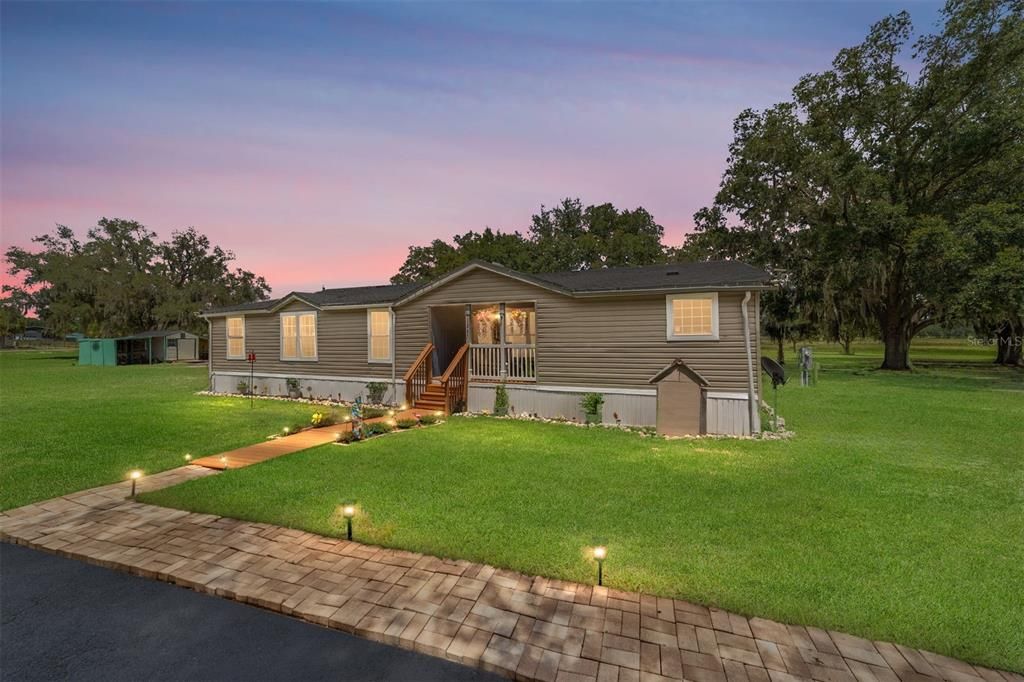 En Venta: $645,000 (4 camas, 3 baños, 2432 Pies cuadrados)