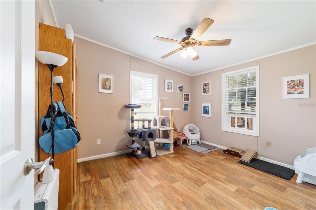 En Venta: $645,000 (4 camas, 3 baños, 2432 Pies cuadrados)