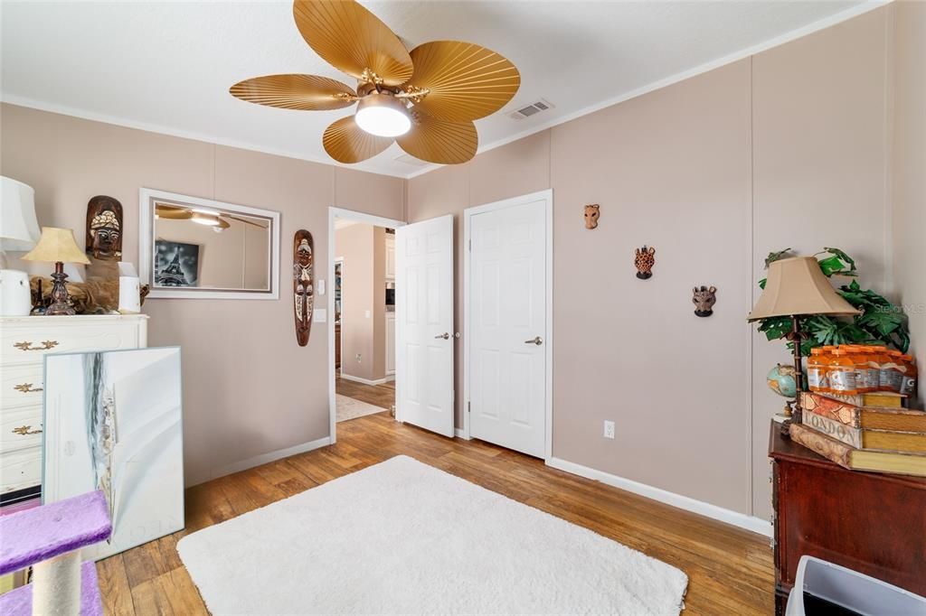 En Venta: $645,000 (4 camas, 3 baños, 2432 Pies cuadrados)