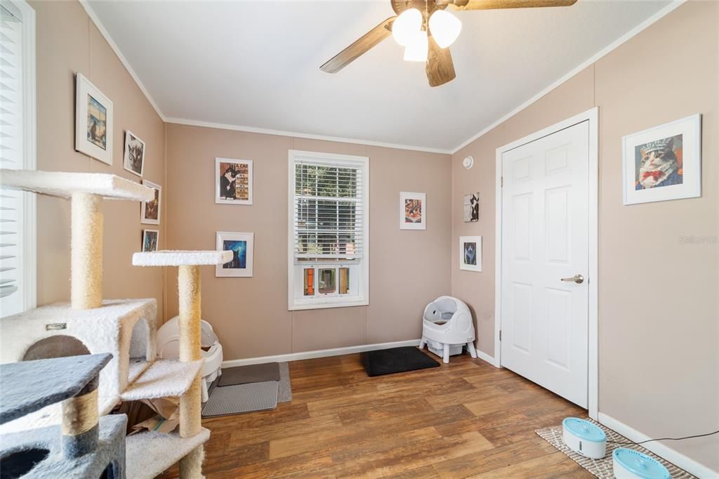 En Venta: $645,000 (4 camas, 3 baños, 2432 Pies cuadrados)